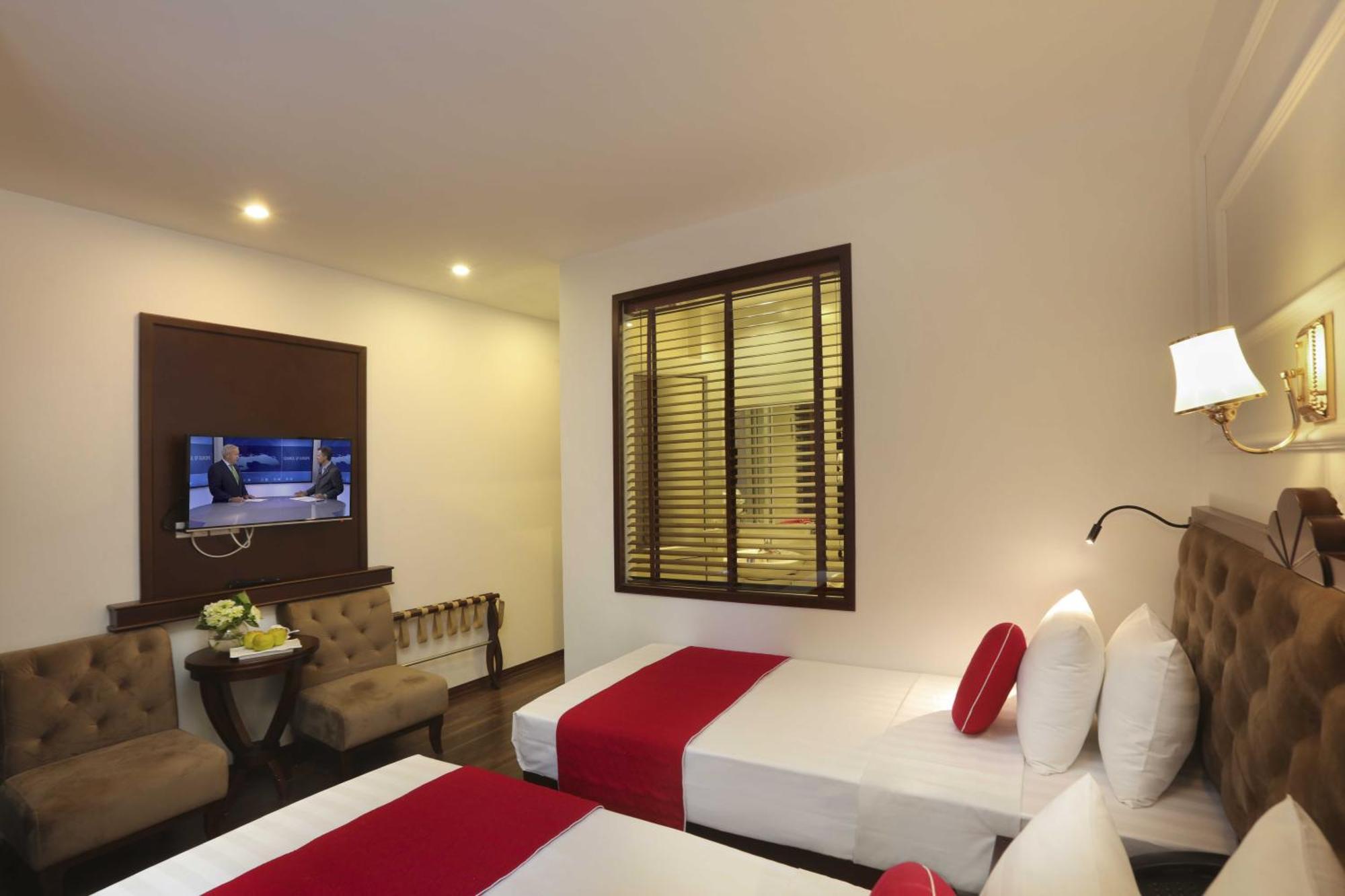 The Sinh Tourist Hotel & Travel Hanoi Exterior foto
